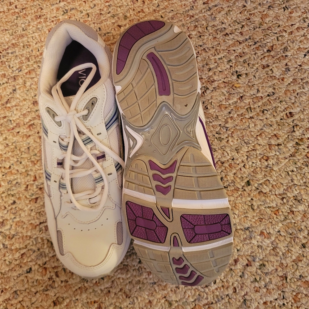 Vionic Athletic Shoes - image 4